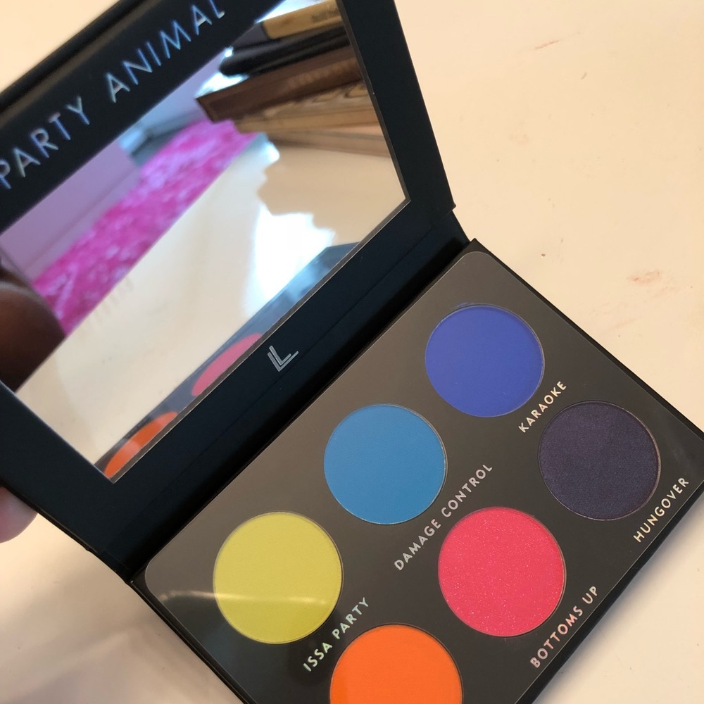 Laura Lee LA Party Animal presser pigment palette